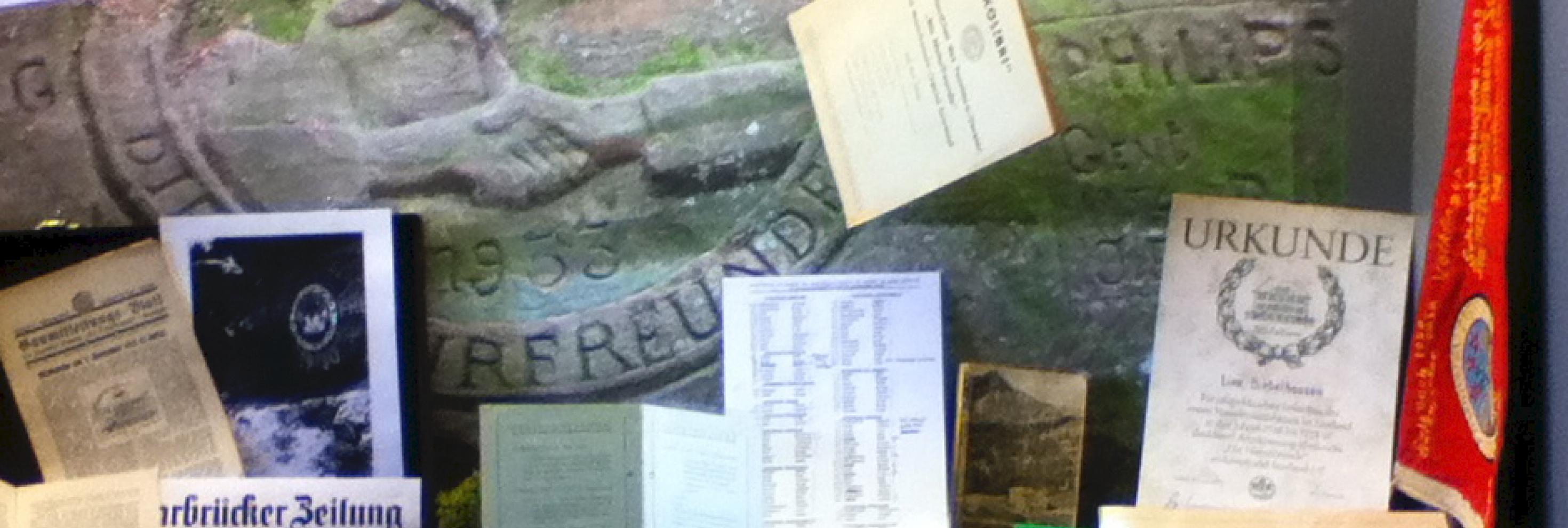 Geschichtsvitrine im NFH Kirkel